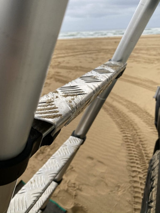 VYLEPŠENÝ NÁŠLAP ŽEBŘÍKU STŘEŠNÍHO STANU