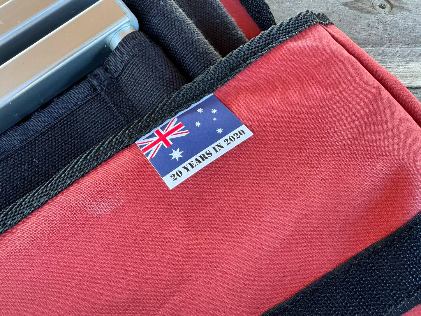 DRIFTA DS TAŠKA NA NOHY / STOLIČKU