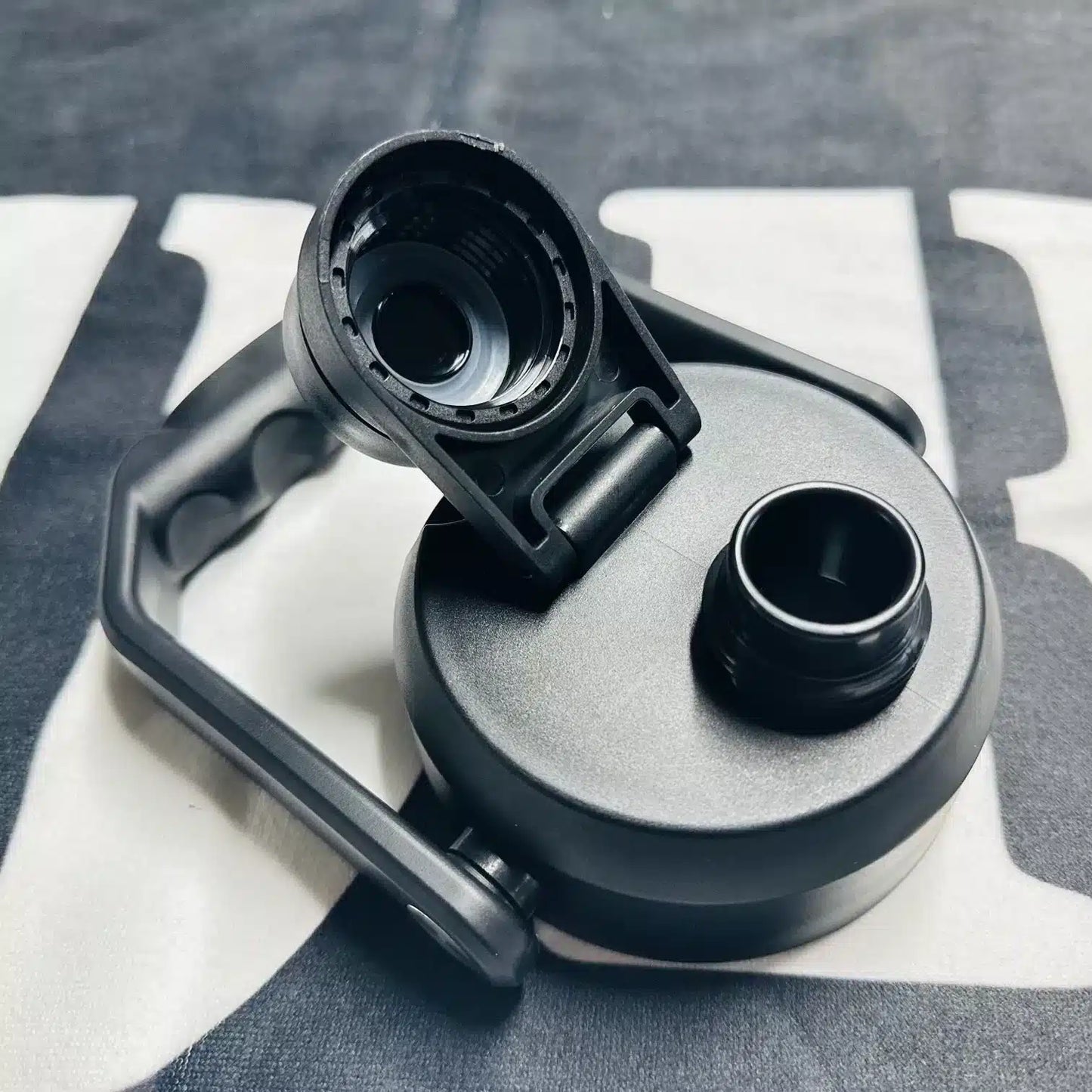 Ds Water Bottle 3.8l Lid Open