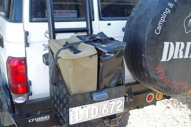 DRŽÁK NÁDOBY NA BENZÍN Z PVC TAŠKY DRIFTA
