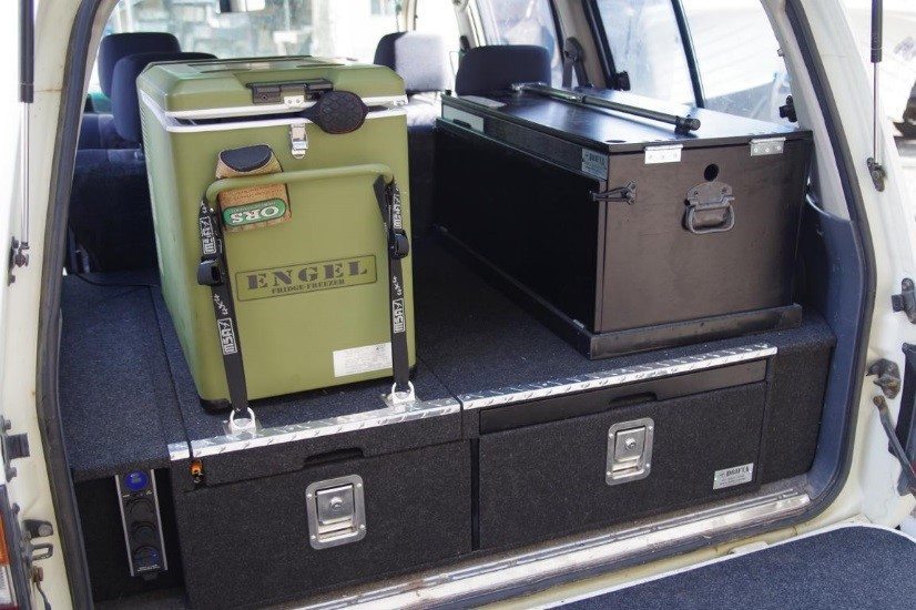 KEMPINGOVÁ KUCHYNĚ DRIFTA – BLACK STAINLESS