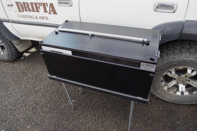 KEMPINGOVÁ KUCHYNĚ DRIFTA – BLACK STAINLESS