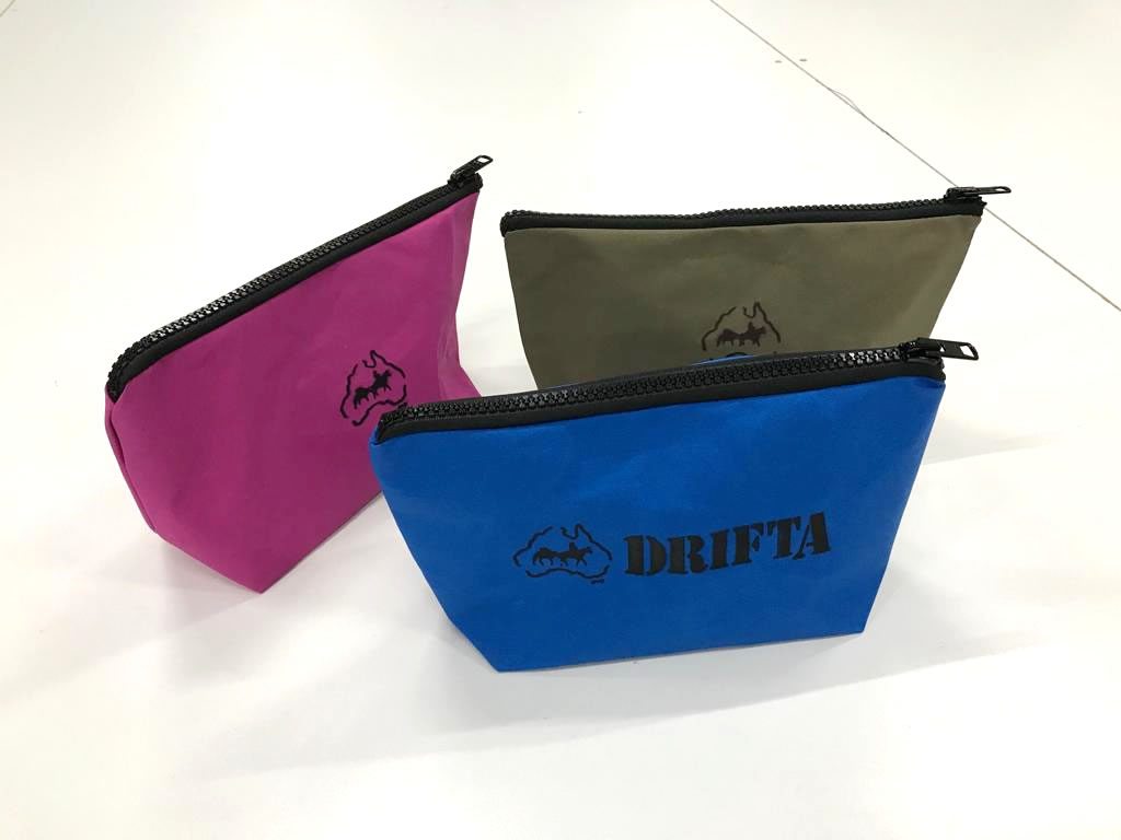 KOSMETICKÁ TAŠKA / TAŠKA NA HOLENÍ