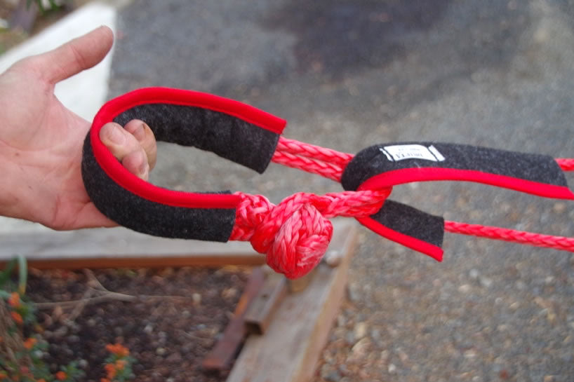 ČERVENÝ MĚKKÝ TŘMEN (SOFT SHACKLE) 14T/20T