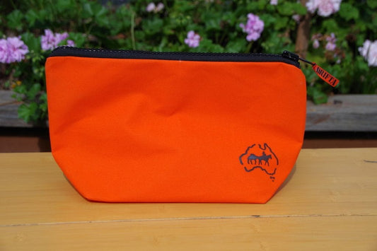 VAK NA ŠŇŮRY / LANA