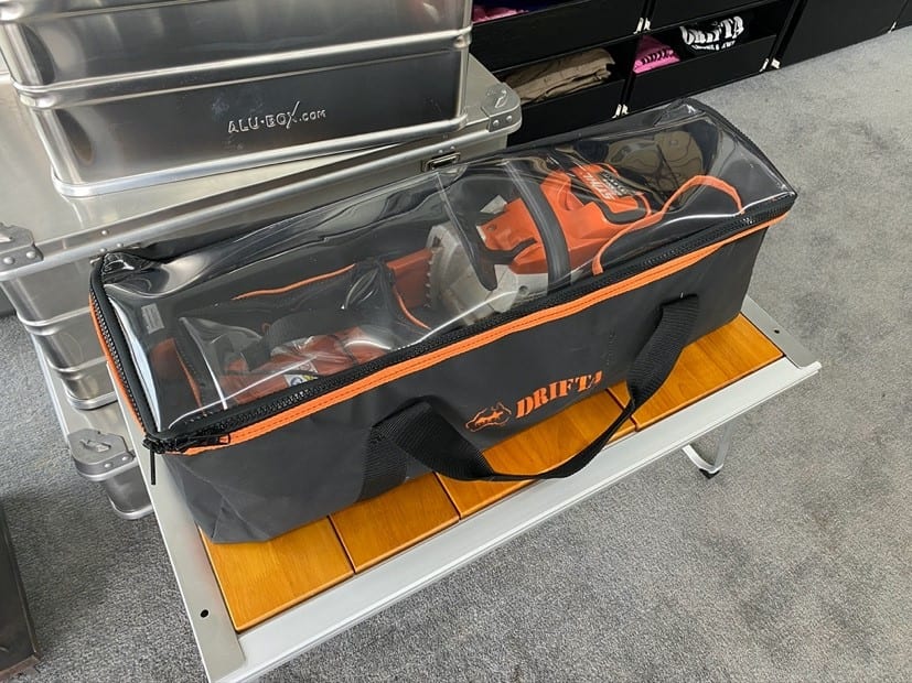 TAŠKA DRIFTA NA ELEKTRICKOU ŘETĚZOVOU PILU