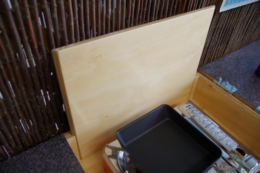 KUCHYNĚ S JEDNOPLOTÝNKOVÝM VAŘIČEM