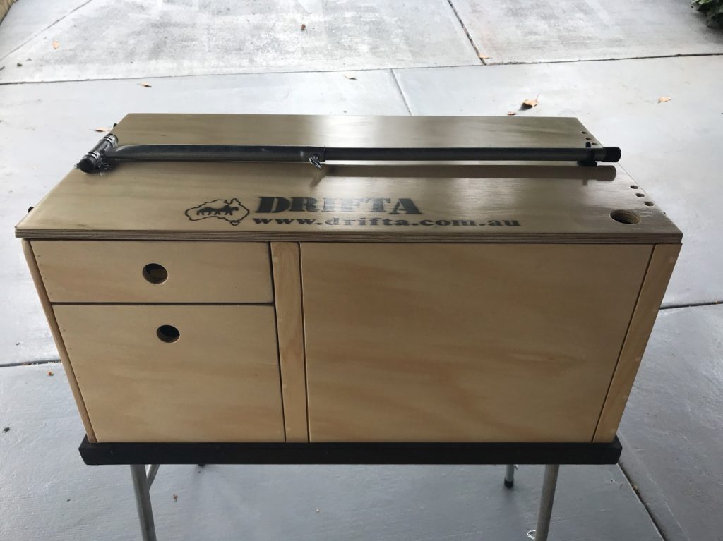 KUCHYNĚ S JEDNOPLOTÝNKOVÝM VAŘIČEM